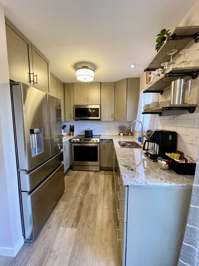 Building Photo - 11614 Community Center Dr