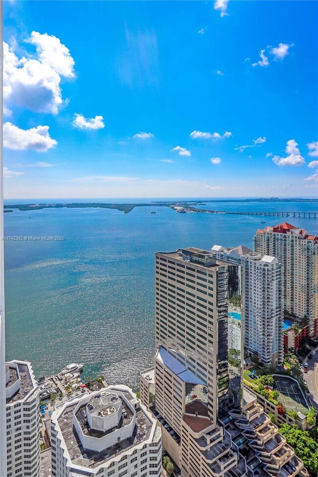 Foto del edificio - 950 Brickell Bay Dr