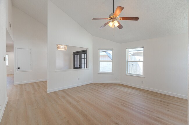 Foto del edificio - 23225 Prairie Bird Dr