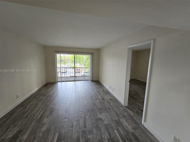 Foto del edificio - 470 NW 20th St