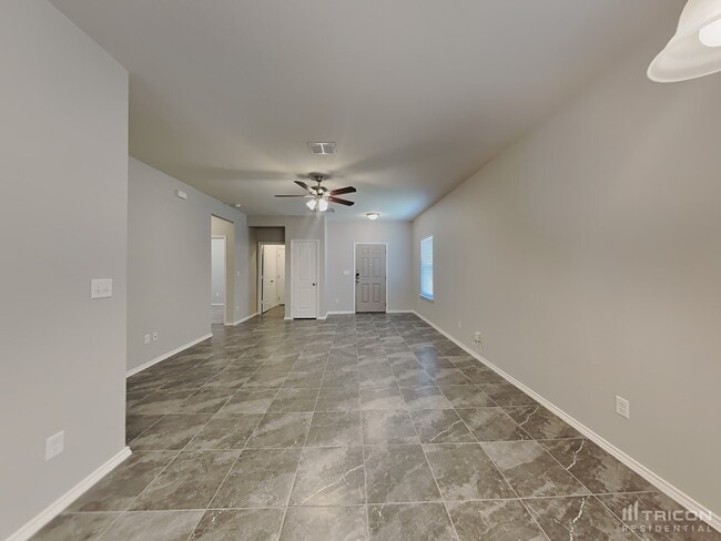 Building Photo - 125 Buttercup Bnd