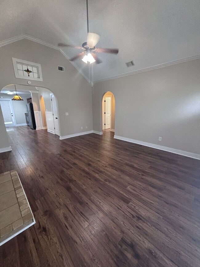 Foto del edificio - 116 Moss Stone Ln
