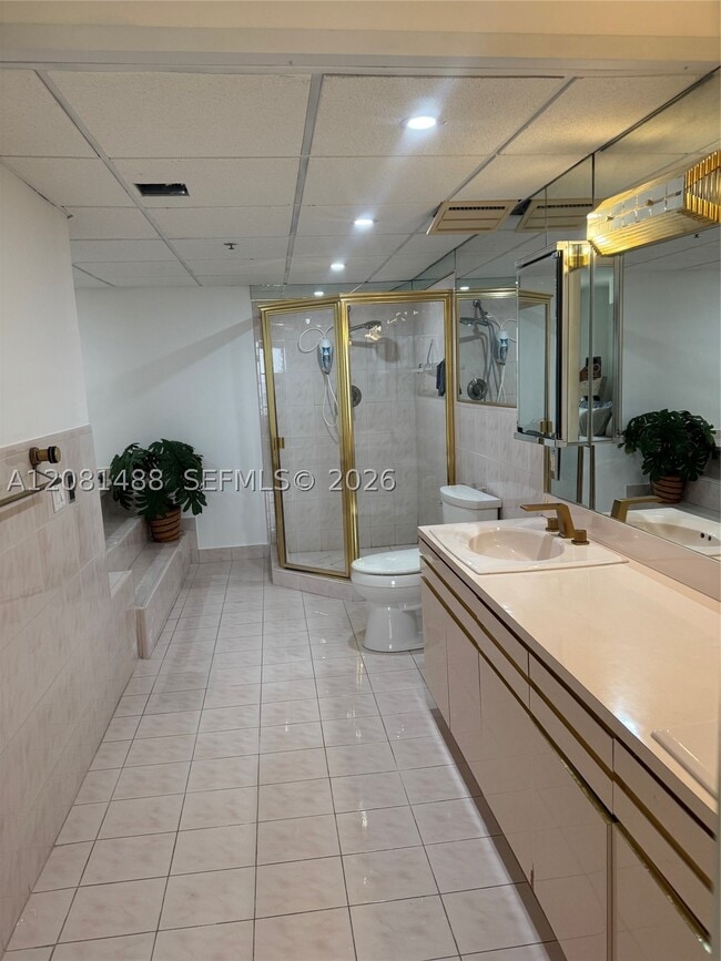 Building Photo - 8877 Collins Ave