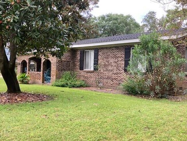 Foto del edificio - ***MOVE-IN SPECIAL*** $500 OFF OF YOUR FIRST MONTH'S RENT AND APPLICATION FEES WAIVED UPON APPROV...