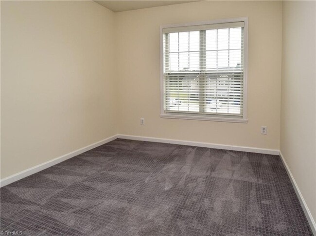 Building Photo - 3922 Village Park Ct