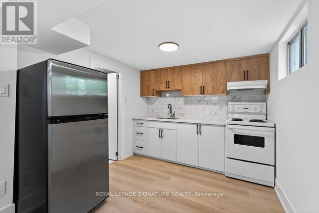 Building Photo - 297 Kennedy Rd