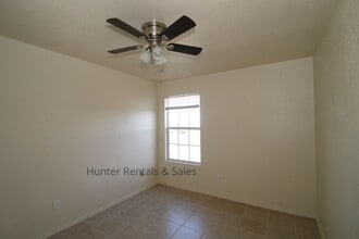 Building Photo - 4400 Deek Dr
