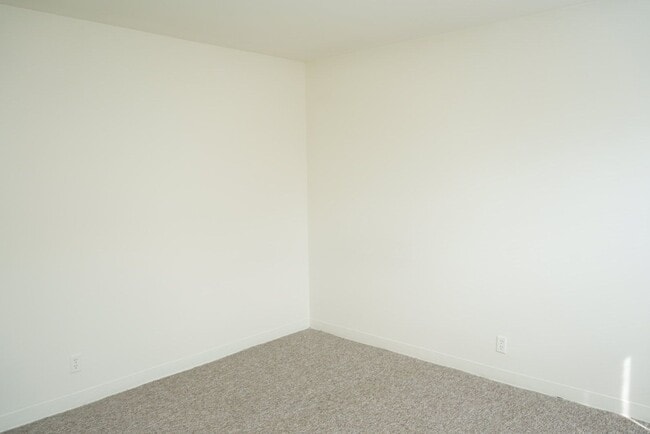 Foto del edificio - One Bedroom Available at Arlington Court