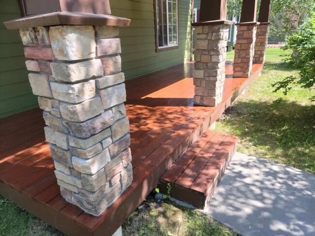 Building Photo - Dog Friendly - 3 bedroom/ 2.5 bathroom house with 2 car garage for rent in Driggs, ID