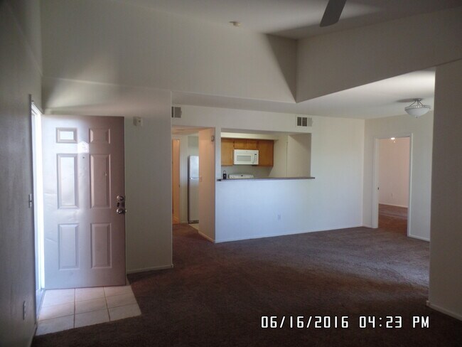 Foto del edificio - 2 BDRM 2 BATH CONDO IN GATED TUSCANO COMMUNITY IN THE SW