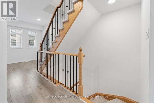 Building Photo - 79 Bavin St