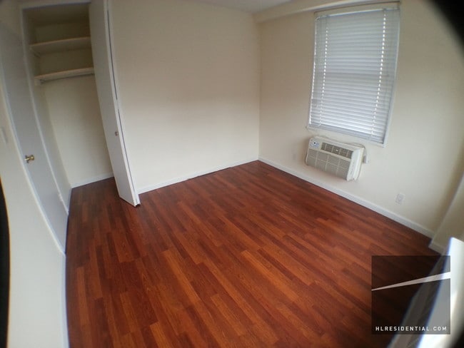 Building Photo - 10420 Queens Blvd