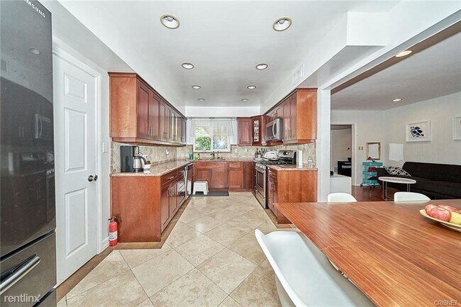 Building Photo - 4 br, 2 bath House - 11640 Verada Ave