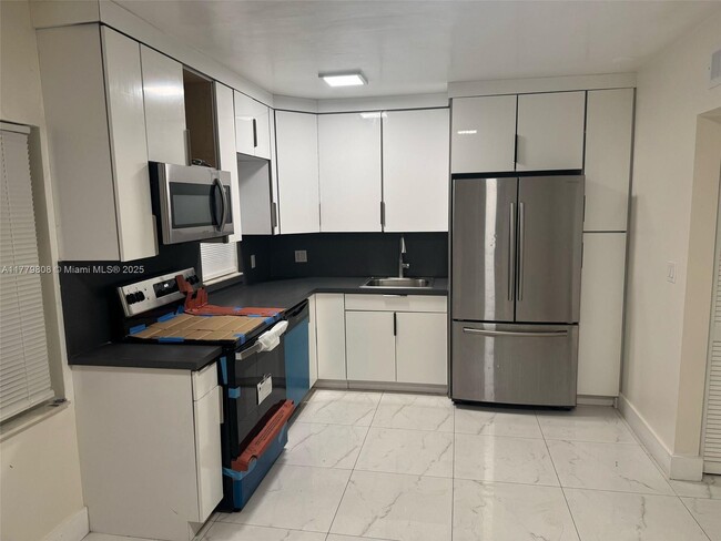 Foto del edificio - 761 NW 96th St