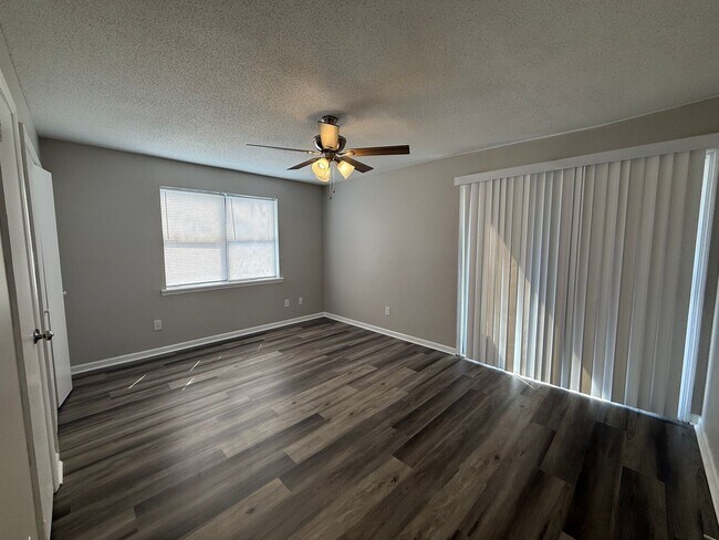 Foto del edificio - 1809 Ororke Ln SW