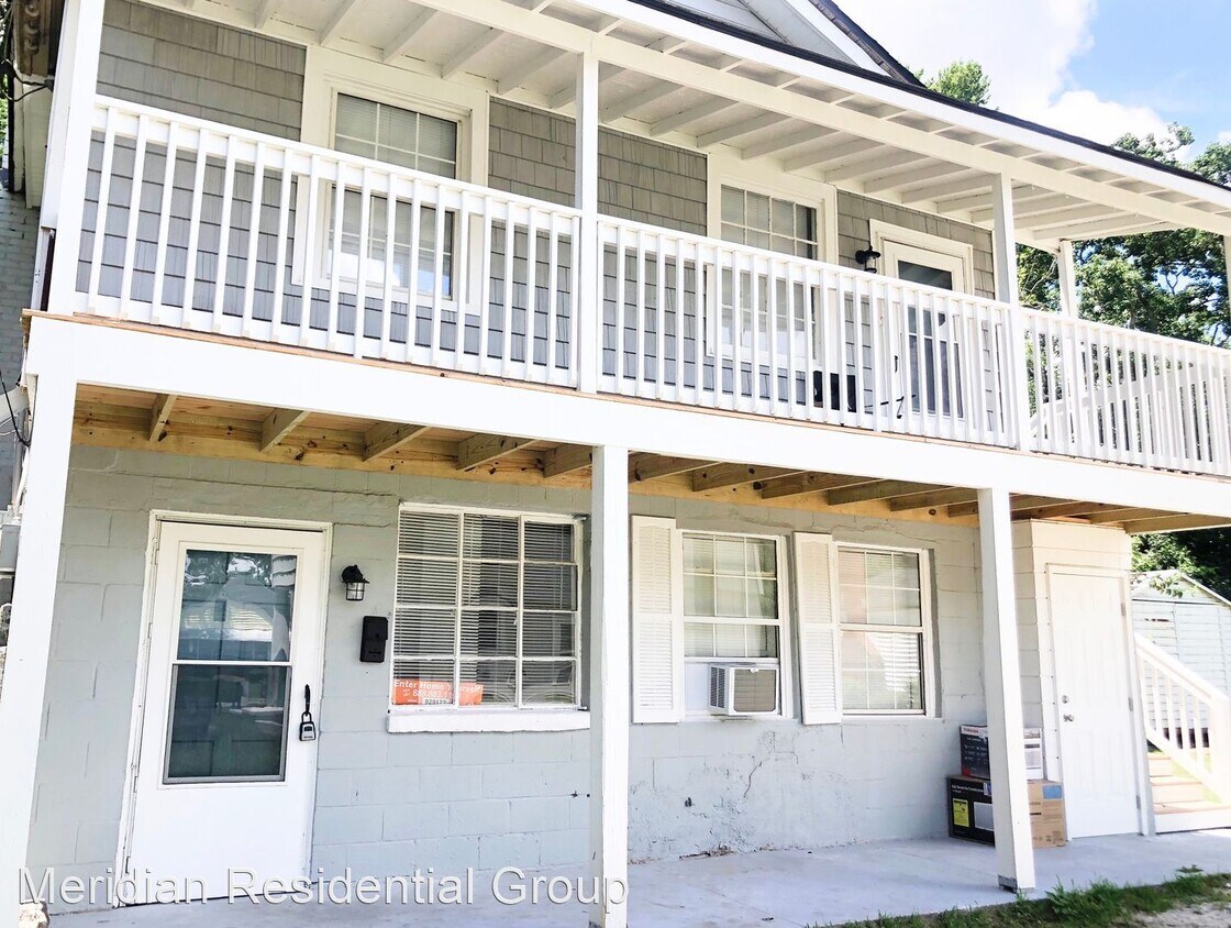 Primary Photo - 2 br, 1 bath House - 3528 Admiral Dr A