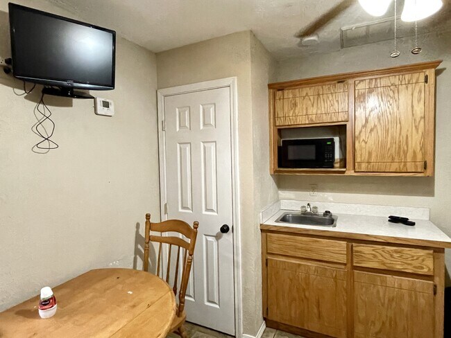 Foto del edificio - 2 Cabin Rd