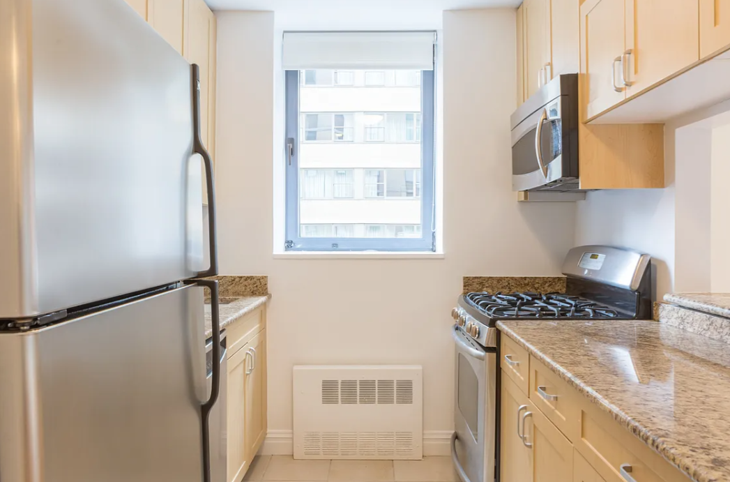 Foto principal - 251 W 48th St