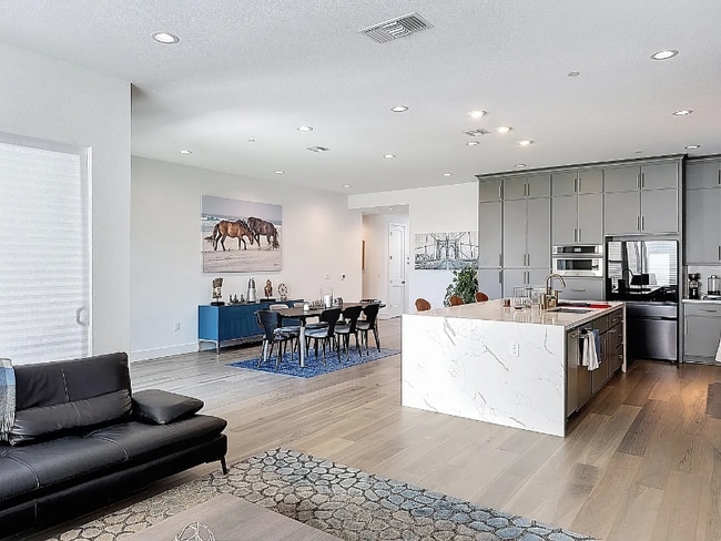 Foto del edificio - 2407 Schooner Ave