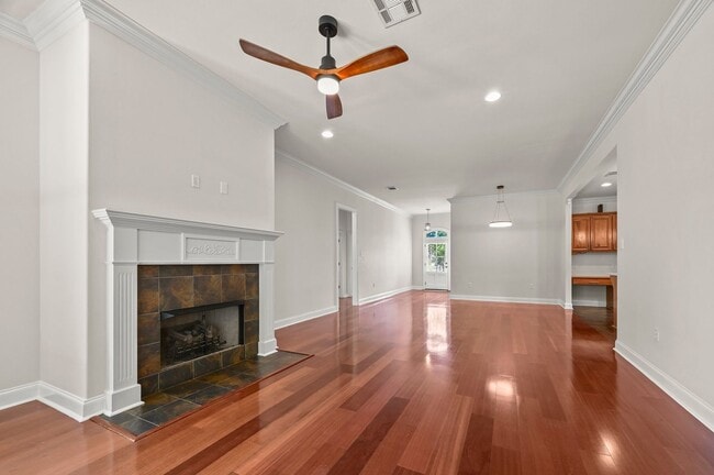Building Photo - Gorgeous updated home in St. George