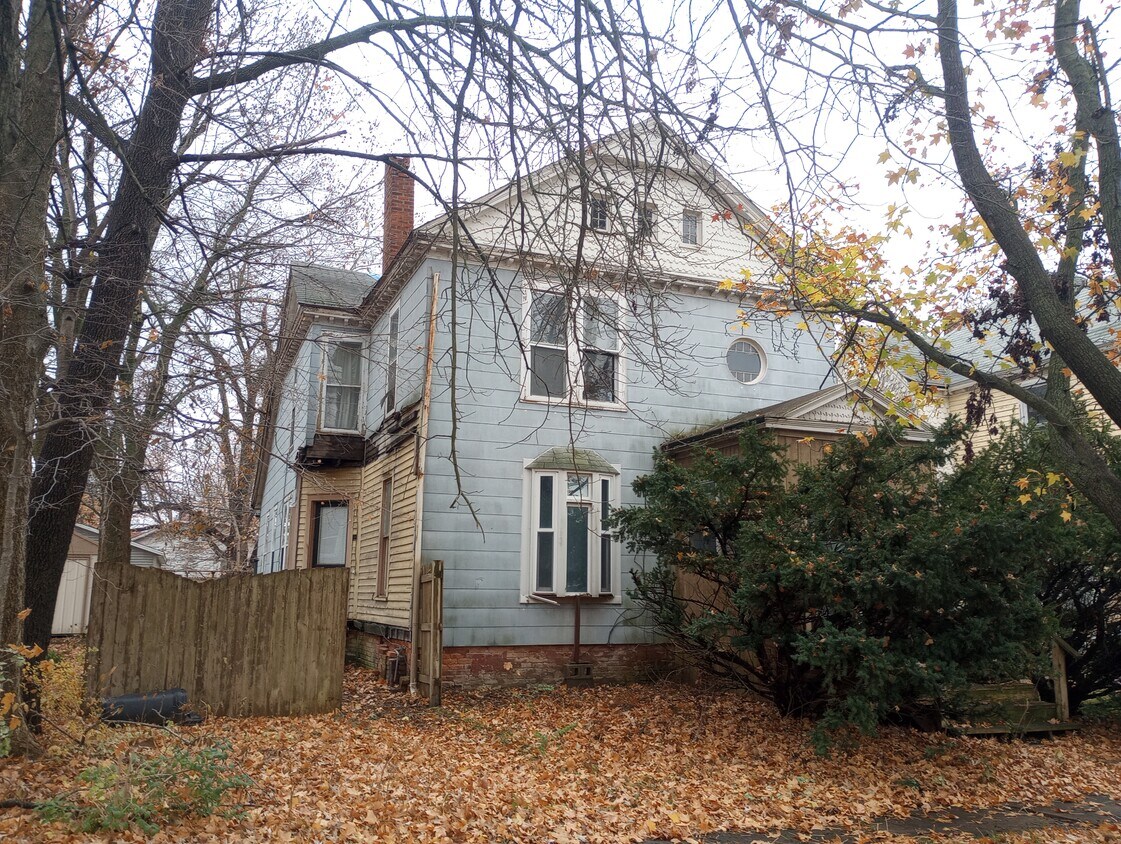 Foto principal - 110 W Jefferson St