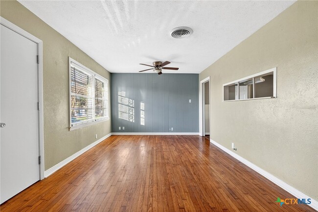 Foto del edificio - 1801 S 47th St