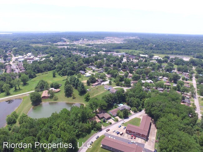 Building Photo - 1208 Western Hills Dr