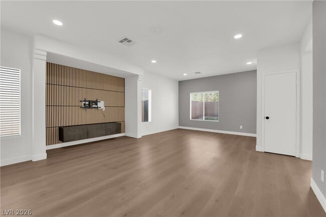 Building Photo - 8821 Winter Sky Ave