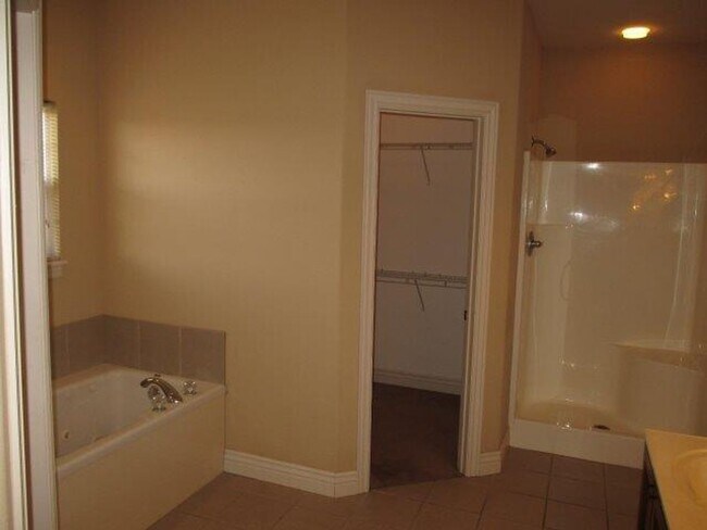 Foto del edificio - 3 Bedroom Ozark Home in Wonderful Neighborhood!