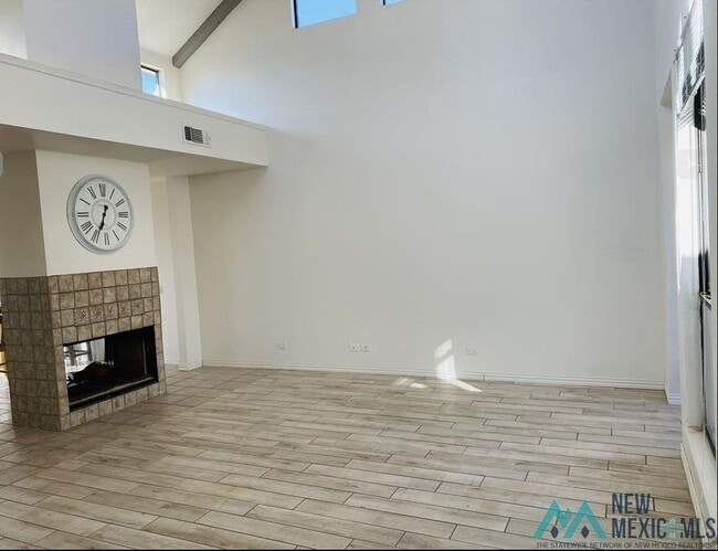 Building Photo - 48 Brentwood Rd
