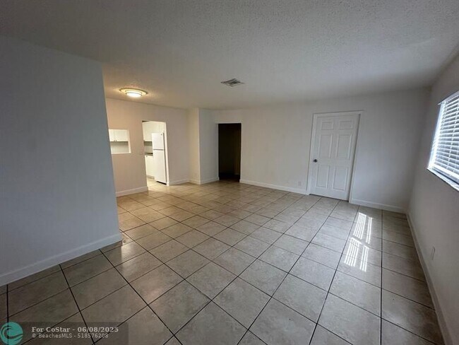 Foto del edificio - 3408 Riverside Dr