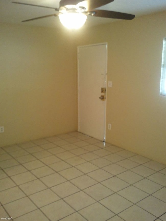 Building Photo - 1810 Pasco St