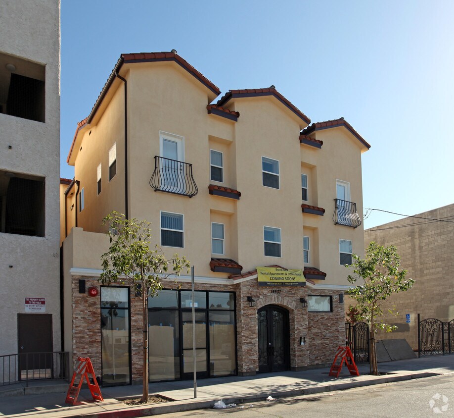 14535 Archwood St, Van Nuys, CA 91405 Apartments in Van Nuys, CA