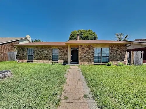 Photo - 1678 Fairmont Dr House