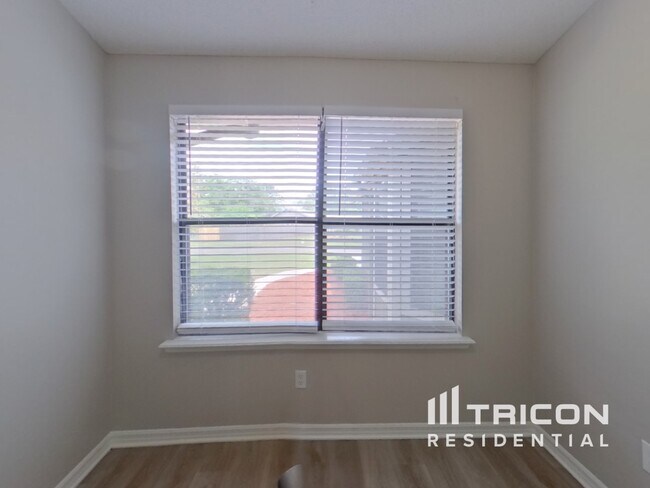 Foto del edificio - 6466 Diamond Leaf Ct N