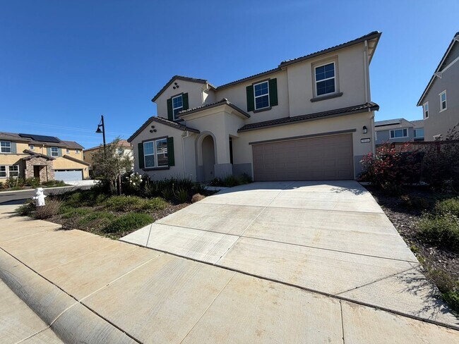 Foto del edificio - Beautiful 5 bedroom, 2 bathroom 2 story home in Rancho Cordova