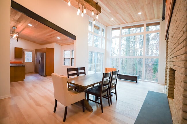 Dining area - 3916 Malcolm Ct