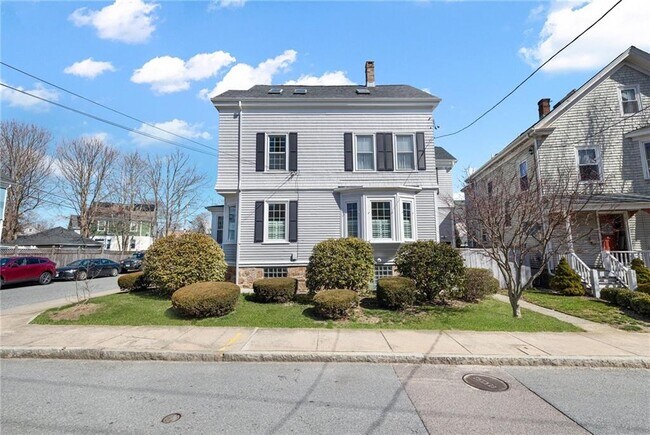 Foto del edificio - 1 Bradford Ave