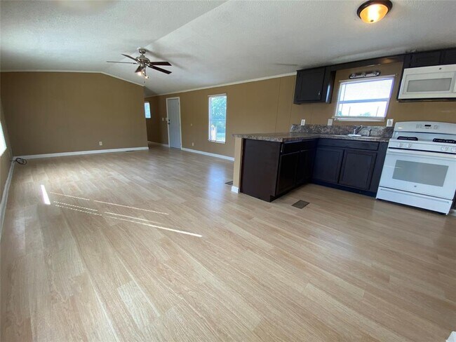 Building Photo - 5323 N Redell Rd