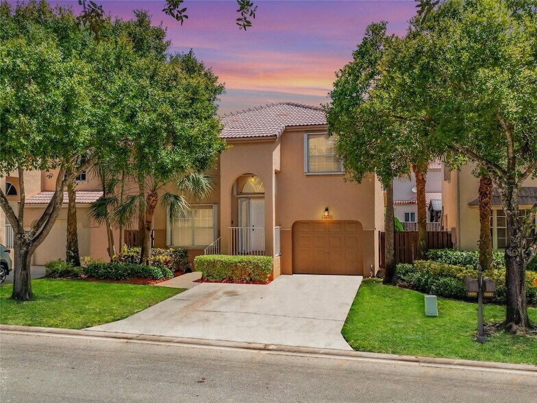Foto principal - 10691 NW 12th Dr