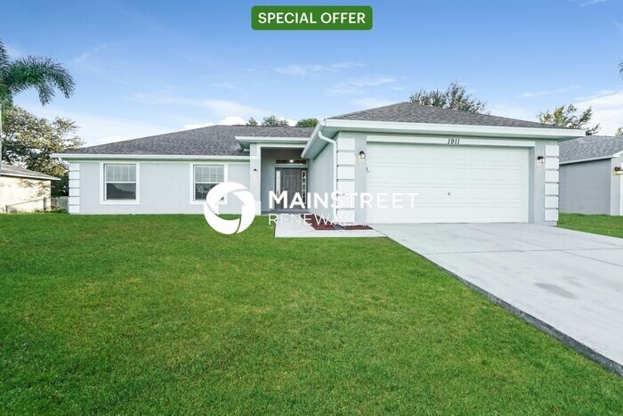 Foto principal - 3 Bedroom Pet-Friendly Home in Cape Coral,...
