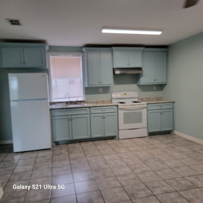 Building Photo - 2311 E Ramseyer Rd