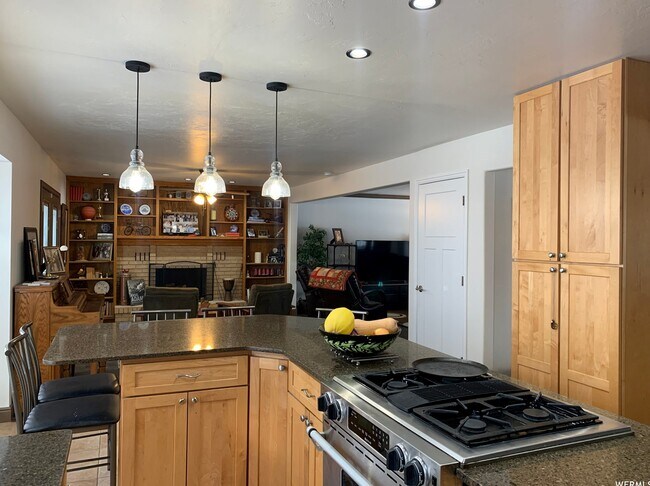 Building Photo - 7418 S Creekview Cv