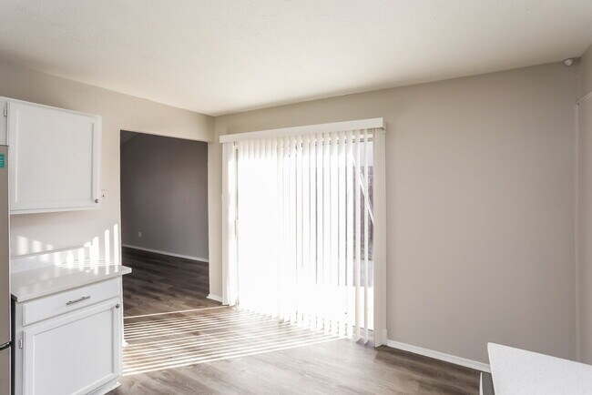 Foto del edificio - 9010 Millwood Dr