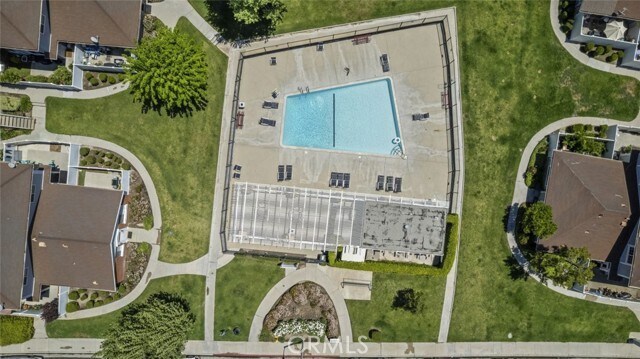 Foto del edificio - 28121 Robin Ave