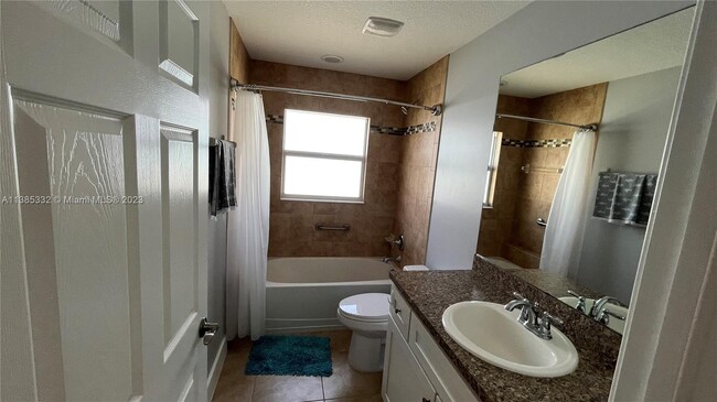 Building Photo - 14282 SW Sandy Oaks Loop