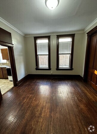 Building Photo - 422 Loras Blvd