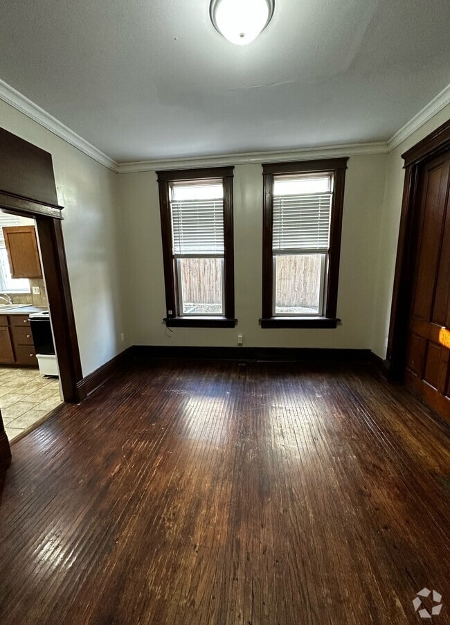 Building Photo - 422 Loras Blvd