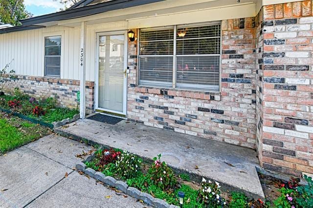 Building Photo - 2304 Meadow Crest