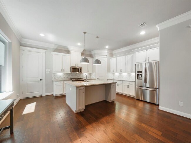Foto del edificio - 5611 Petty St